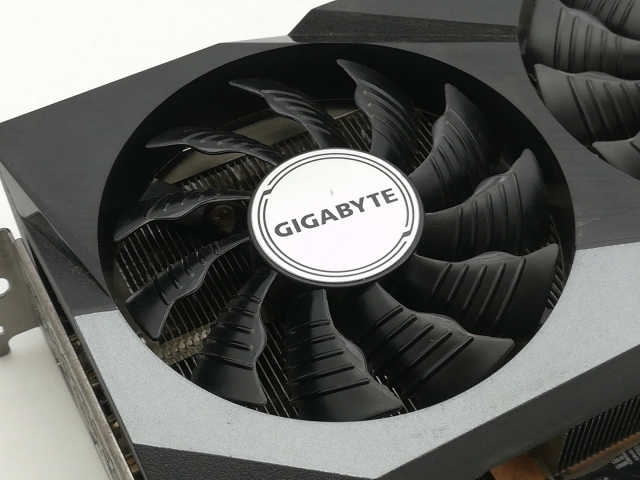 【中古】GIGABYTE Radeon RX 6800 XT GAMING OC 16G（GV-R68XTGAMING OC-16GD） RX6800XT/16GB(GDDR6)/PCI-E【神戸】言いはなつ継続期間１週