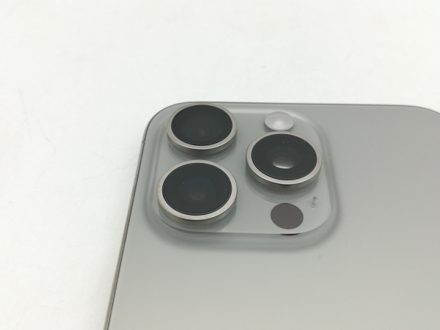 【中古】Apple 国内版 【SIMフリー】 iPhone 15 Pro Max 256GB ナチュラルチタニウム MU6R3J/A【なんば】保証期間１ヶ月【ランクA】