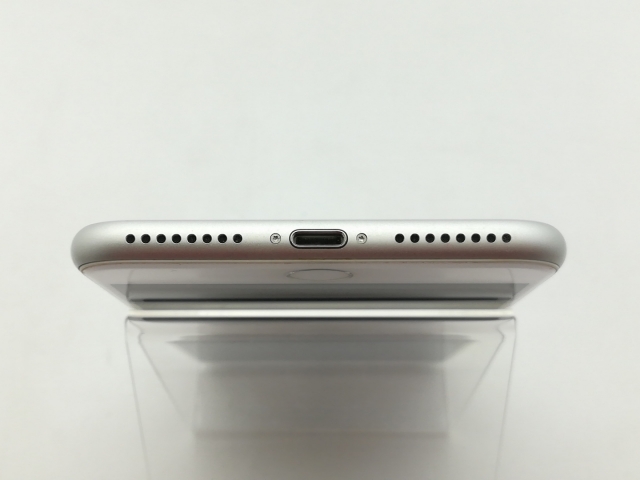 【中古】Apple au 【SIMロック解除済み】 iPhone 8 Plus 64GB シルバー MQ9L2J/A【大宮東口】保証期間１ヶ月【ランクB】_4