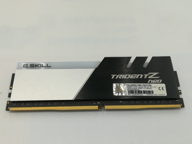 【中古】DDR4 16GB PC4-25600(DDR4-3200)【デスクトップPC用】【神戸】保証期間１週間