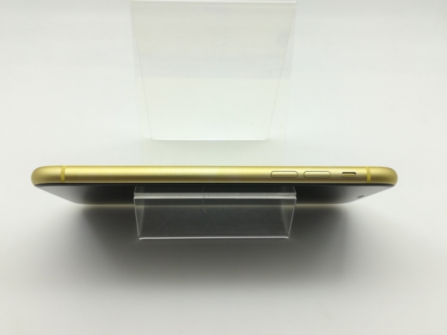 【中古】Apple 国内版 【SIMフリー】 iPhone 11 128GB イエロー MWM42J/A【神戸】保証期間１週間【ランクC】の通販は