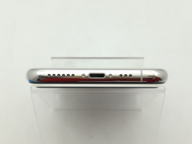 【中古】Apple au 【SIMロック解除済み】 iPhone 11 Pro 64GB シルバー MWC32J/A【神戸】保証期間１ヶ月【ランクB】_4