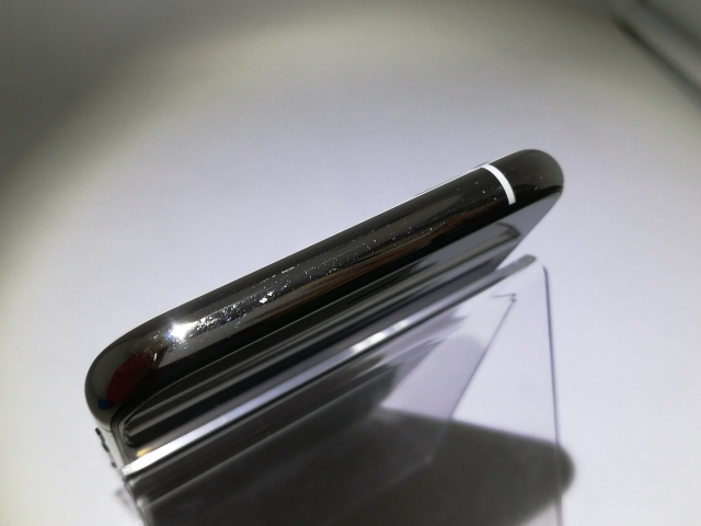 【中古】Apple au 【SIMロック解除済み】 iPhone 11 Pro 64GB シルバー MWC32J/A【神戸】保証期間１ヶ月【ランクB】_6