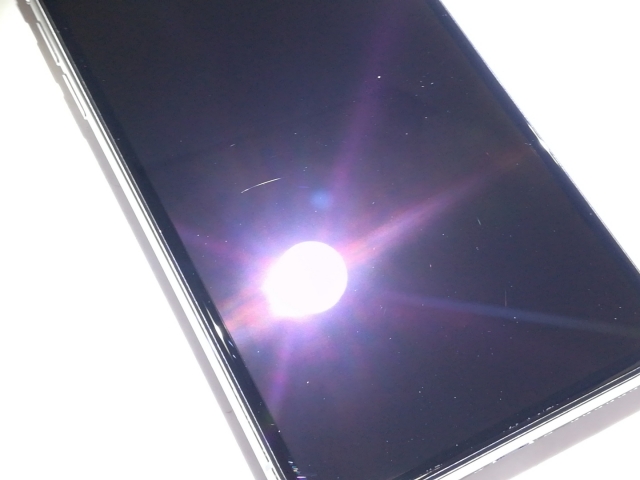 【中古】Apple au 【SIMロック解除済み】 iPhone 11 Pro 64GB シルバー MWC32J/A【神戸】保証期間１ヶ月【ランクB】_9
