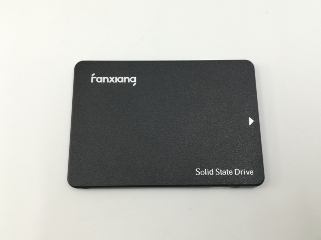 【中古】各社2.5SSD 4TB SSD SATA【神戸】保証期間１週間