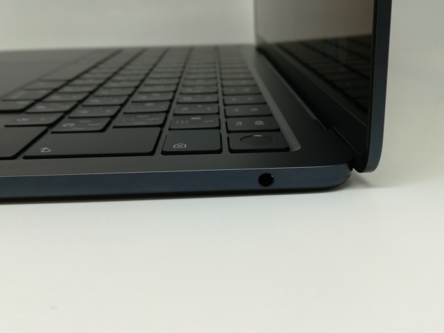 中古】Apple MacBook Air 13インチ CTO (M2,2022) ミッドナイト