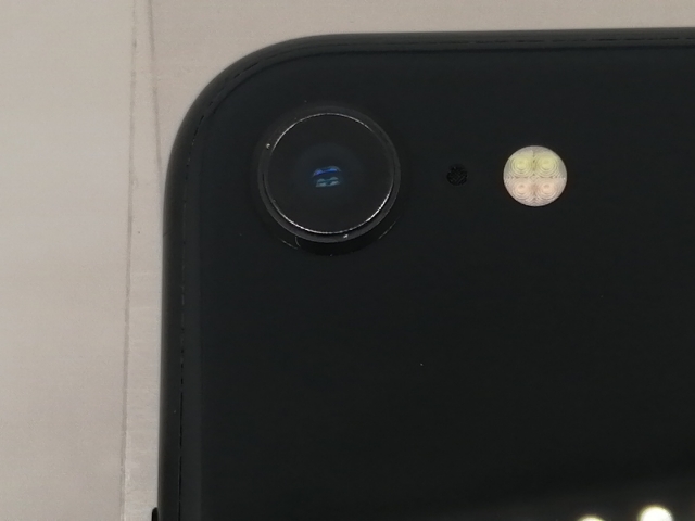 【中古】Apple docomo 【SIMロック解除済み】 iPhone SE（第2世代） 128GB ブラック MHGT3J/A（後期型番）【日本橋3】保証期間１ヶ月【ランクC】