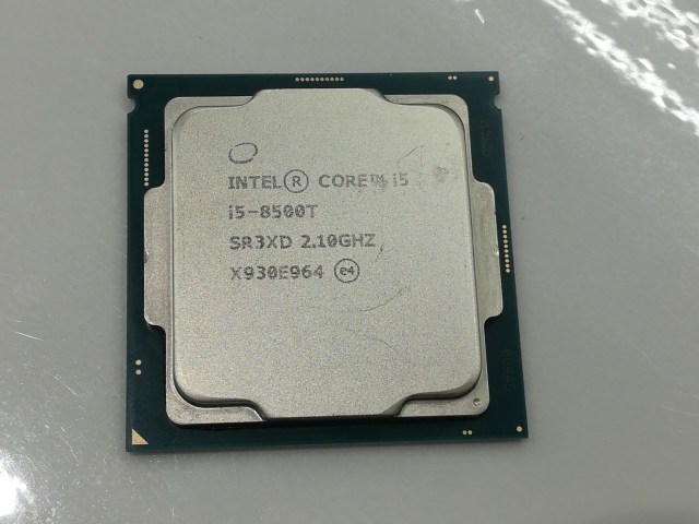 【中古】Intel Core i5-8500T (2.1GHz/TB:3.5GHz) bulk LGA1151/6C/6T/L3 9M/UHD630/TDP25W【日本橋3】保証期間１週間の通販は