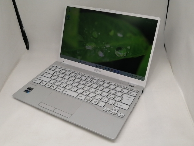 【中古】Fujitsu LIFEBOOK UH UH90/G2 FMVU90G2W シルバーホワイト【i7-1255U 8G 512G(SSD) WiFi 13.3LCD】【日本橋3】保証期間１ヶ月【ランクA】