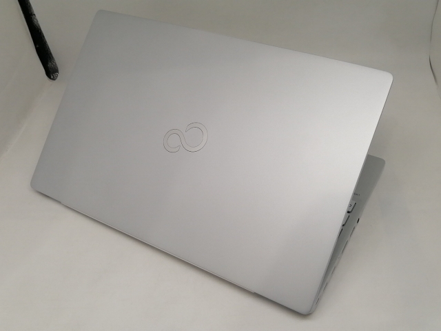 【中古】Fujitsu LIFEBOOK UH UH90/G2 FMVU90G2W シルバーホワイト【i7-1255U 8G 512G(SSD) WiFi 13.3LCD】【日本橋3】保証期間１ヶ月【ランクA】