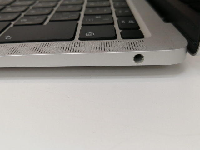 【中古】Apple MacBook Air 13インチ 256GB シルバー MWTK2J/A (Early 2020)【戸塚】保証期間１ヶ月【ランクC】_3