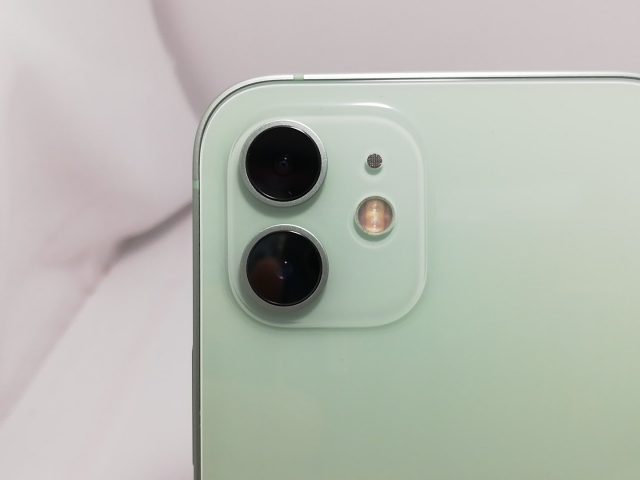 中古】Apple au 【SIMロック解除済み】 iPhone 12 64GB グリーン