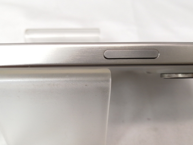 【中古】Apple 国内版 【SIMフリー】 iPhone 15 Pro Max 256GB ホワイトチタニウム MU6Q3J/A【戸塚】保証期間１ヶ月【ランクA】