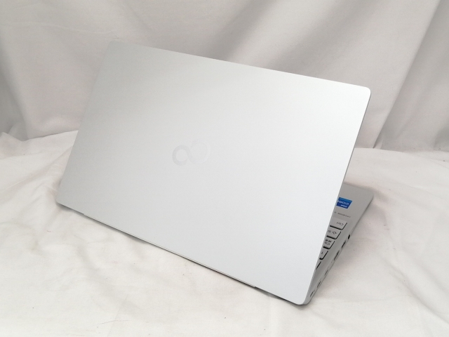 【中古】Fujitsu FMV LIFEBOOK UH08/G3 FMVUUA002C【戸塚】保証期間１ヶ月【ランクA】