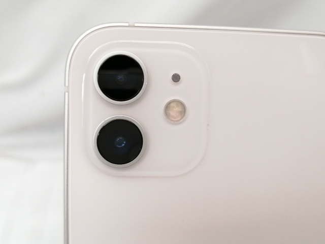 【中古】Apple docomo 【SIMロック解除済み】 iPhone 12 64GB ホワイト MGHP3J/A【戸塚】保証期間１ヶ月【ランクC】_6