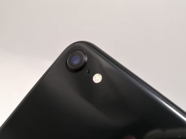 【中古】Apple au 【SIMロック解除済み】 iPhone SE（第2世代） 64GB ブラック MHGP3J/A（後期型番）【戸塚】保証期間１ヶ月【ランクC】_6