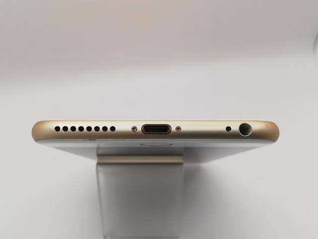 【中古】Apple docomo 【SIMロック解除済み】 iPhone 6s Plus 64GB ゴールド MKU82J/A【戸塚】保証期間１ヶ月【ランクB】_4