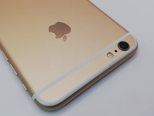 【中古】Apple docomo 【SIMロック解除済み】 iPhone 6s Plus 64GB ゴールド MKU82J/A【戸塚】保証期間１ヶ月【ランクB】_7