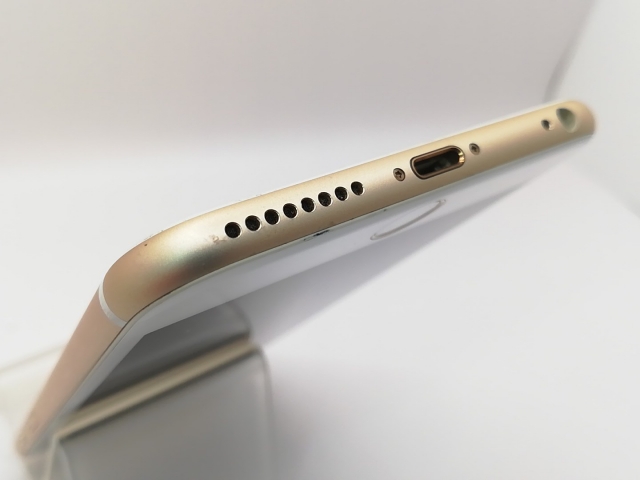 【中古】Apple docomo 【SIMロック解除済み】 iPhone 6s Plus 64GB ゴールド MKU82J/A【戸塚】保証期間１ヶ月【ランクB】_9
