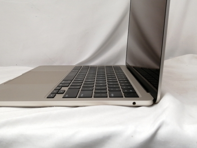 中古】Apple MacBook Air 13インチ CTO (M2,2022) スターライト M2(CPU