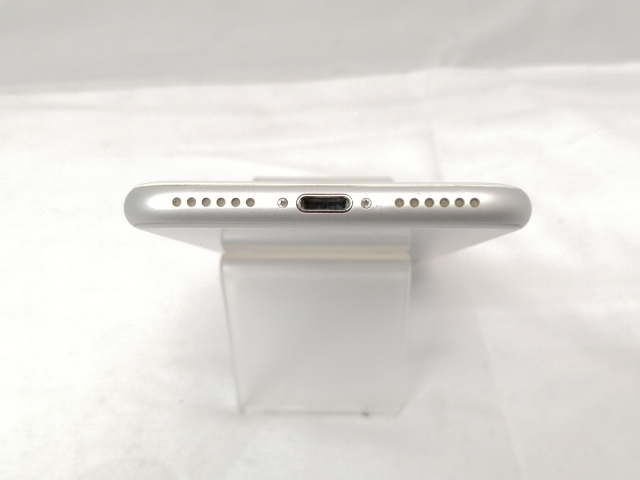 【中古】Apple SoftBank 【SIMロック解除済み】 iPhone 8 64GB シルバー MQ792J/A【戸塚】保証期間１ヶ月【ランクC】_4