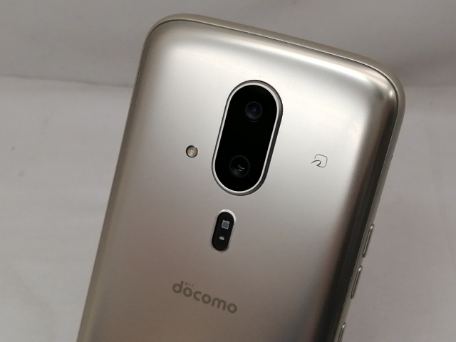 ☆新品・未使用☆simフリー☆ らくらくスマートフォン F-53E ゴールド らくらくスマートフォン F-53E ゴールド【docomo版SIMフリー】|中古