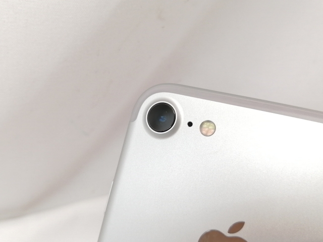 【中古】Apple au 【SIMロック解除済み】 iPhone 7 128GB シルバー MNCL2J/A【戸塚】保証期間１ヶ月【ランクA】_6
