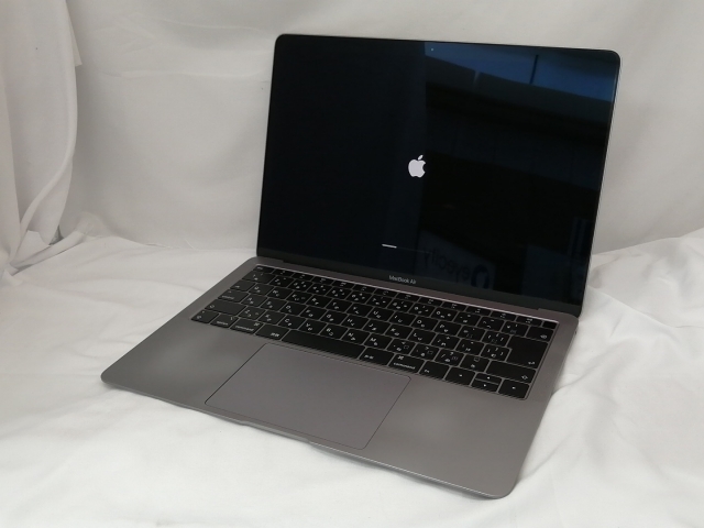 Apple MacBook Air 13インチ(wTID) CTO (Mid 2019) シルバー Core i5(1.6G)/8G/128G(SSD)/UHDG 617保証期間１ヶ月 中古Apple MacBook Air 13インチ(wTID) CTO (Mid 2019) スペース