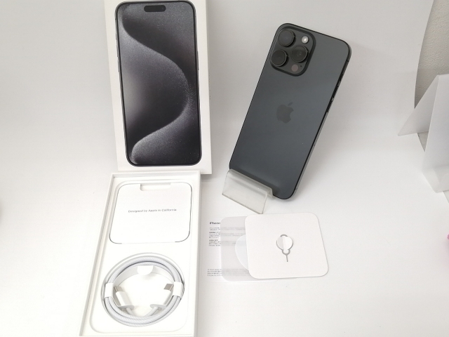 【中古】Apple 国内版 【SIMフリー】 iPhone 15 Pro Max 256GB ブラックチタニウム MU6P3J/A【戸塚】保証期間１ヶ月【ランクA】