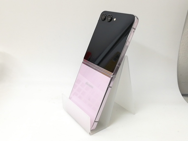 【中古】SAMSUNG docomo 【SIMフリー】 Galaxy Z Flip5 ラベンダー 8GB 256GB SC-54D【戸塚】保証期間１ヶ月【ランクC】 31,837円