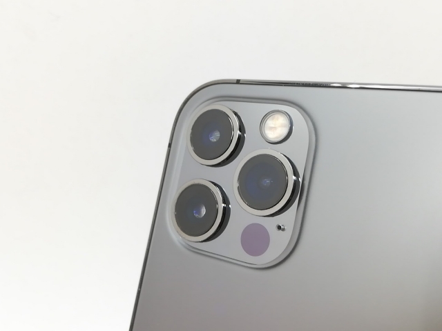 【中古】Apple SoftBank 【SIMロック解除済み】 iPhone 12 Pro 256GB グラファイト MGM93J/A【秋葉本店】保証期間１ヶ月【ランクB】_6