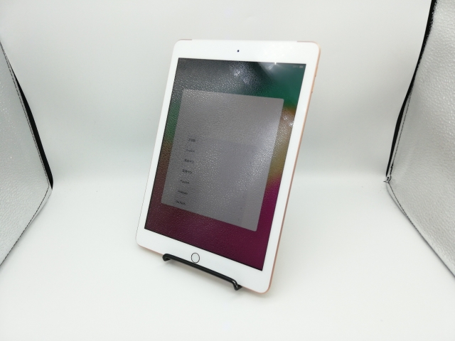 【中古】Apple docomo 【SIMロックあり】 iPad（第6世代/2018） 32GB ゴールド MRM02J/A【秋葉本店】保証期間１ヶ月【ランクB】_1
