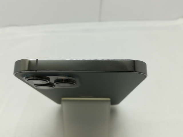 【中古】Apple docomo 【SIMロック解除済み】 iPhone 12 Pro Max 512GB グラファイト MGD33J/A【川崎】保証期間１ヶ月【ランクA】_2