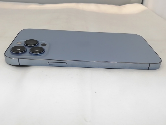 【中古】Apple docomo 【SIMフリー】 iPhone 13 Pro Max 512GB シエラブルー MLJX3J/A【秋葉3号】保証期間１ヶ月【ランクC】_3