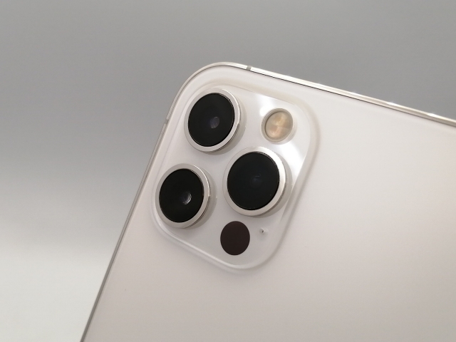 中古】Apple iPhone 12 Pro 256GB シルバー （国内版SIMロックフリー