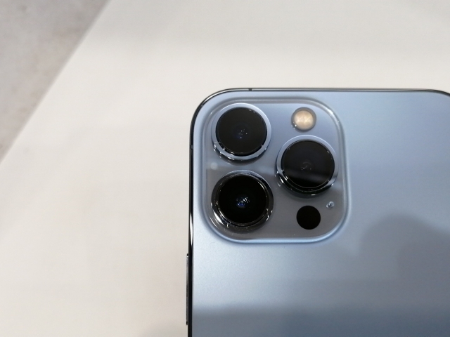 【中古】Apple SoftBank 【SIMフリー】 iPhone 13 Pro Max 256GB シエラブルー MLJD3J/A【浜松駅前】保証期間１ヶ月【ランクC】_6