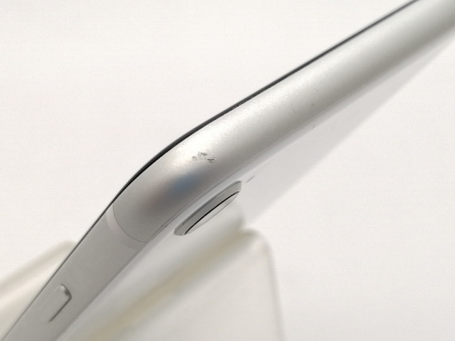 【中古】Apple SoftBank 【SIMロック解除済み】 iPhone SE（第2世代） 64GB ホワイト MHGQ3J/A（後期型番）【大須2】保証期間１ヶ月【ランクB】