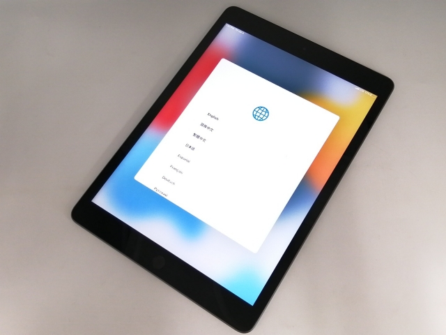 iPad (第6世代) 32GBセルラー(SB) simロック解除済み iPadにおけるSIM