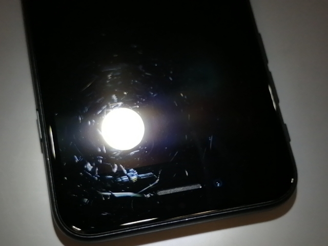 【中古】Apple docomo 【SIMロック解除済み】 iPhone SE（第2世代） 64GB ブラック MHGP3J/A（後期型番）【大須アメ横】保証期間１ヶ月【ランクC】_2