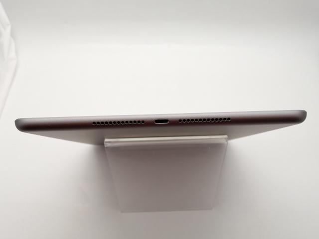 【中古】Apple 国内版 【SIMフリー】 iPad（第5世代/2017） 32GB スペースグレイ MP1J2J/A【大須2】保証期間１ヶ月【ランクB】_3