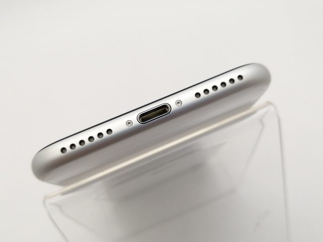 【中古】Apple au 【SIMロック解除済み】 iPhone SE（第2世代） 64GB ホワイト MHGQ3J/A（後期型番）【大須2】保証期間１ヶ月【ランクC】_3