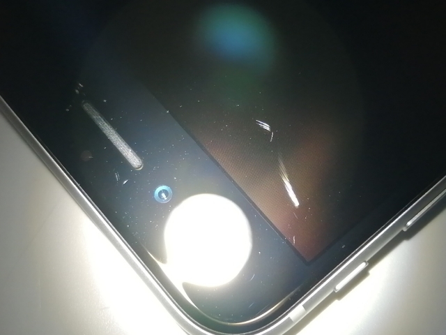 【中古】Apple au 【SIMロック解除済み】 iPhone SE（第2世代） 64GB ホワイト MHGQ3J/A（後期型番）【大須2】保証期間１ヶ月【ランクC】_9