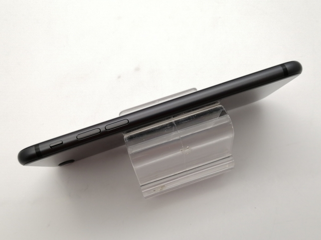 【中古】Apple docomo 【SIMロック解除済み】 iPhone 8 64GB スペースグレイ MQ782J/A【大須2】保証期間１ヶ月【ランクC】_4