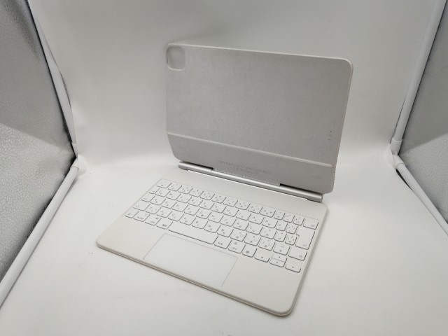 【中古】Apple Magic Keyboard 日本語（JIS） ホワイト iPad Air（第4/第5/第6世代）・Pro 11インチ（第1/第2/第3/第4世代）用 MJQJ3J/A