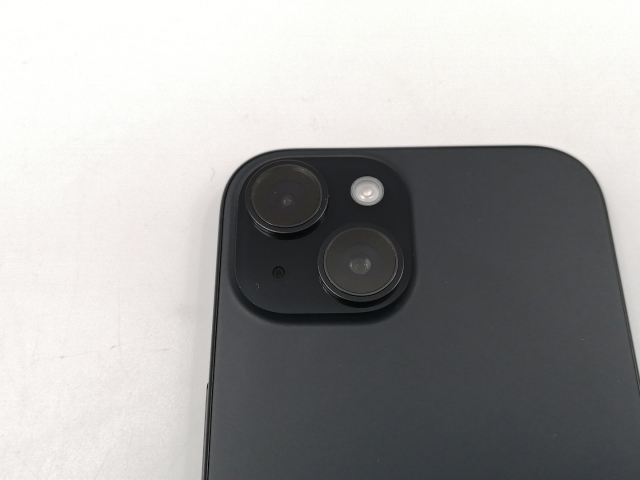 Apple iPhone 15 256GB ブラック SIMフリー　本体　中古 iPhone15 256GB ブラック SIMフリー 中古 本体 美品 スマホ 7