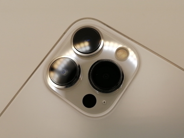 【中古】Apple docomo 【SIMフリー】 iPhone 13 Pro 128GB シルバー MLUF3J/A【大須2】保証期間１ヶ月【ランクA】_6