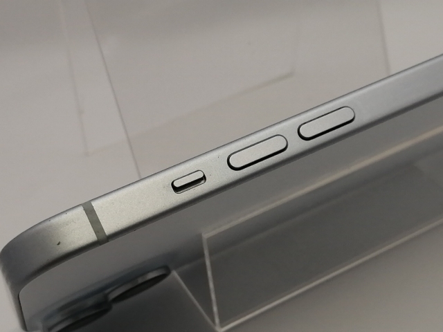 【中古】Apple docomo 【SIMフリー】 iPhone 15 128GB ブルー MTML3J/A【大須2】保証期間１ヶ月【ランクB】