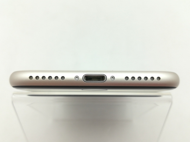 【中古】Apple 国内版 【SIMフリー】 iPhone SE（第3世代） 128GB スターライト MMYG3J/A【神戸】保証期間１ヶ月【ランクB】_4