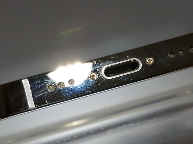 【中古】Apple docomo 【SIMフリー】 iPhone 13 Pro 512GB ゴールド MLUY3J/A【浜松駅前】保証期間１ヶ月【ランクC】