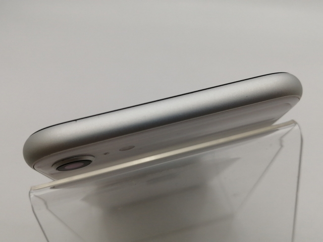 【中古】Apple au 【SIMロック解除済み】 iPhone SE（第2世代） 128GB ホワイト MXD12J/A【大須2】保証期間１ヶ月【ランクA】